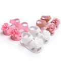 2017 neue ankunft Outdoor sommer Rosa infant fuß tragen breathable baby mädchen schuhe sandalen weiß kinder blume schuhe